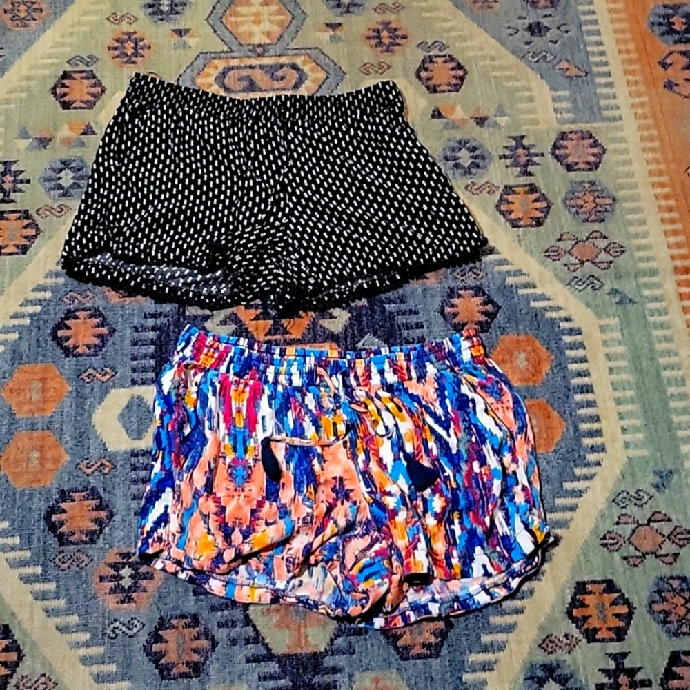 a.n.a Women's Athletic Shorts Black Dot & Multicolor Abstract